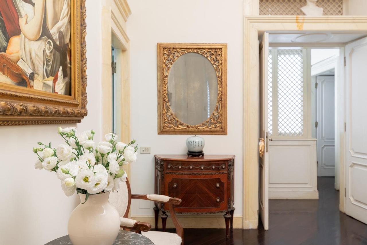 Apartamento Iflat Spanish Steps Luxury And Historical Apt Roma Exterior foto